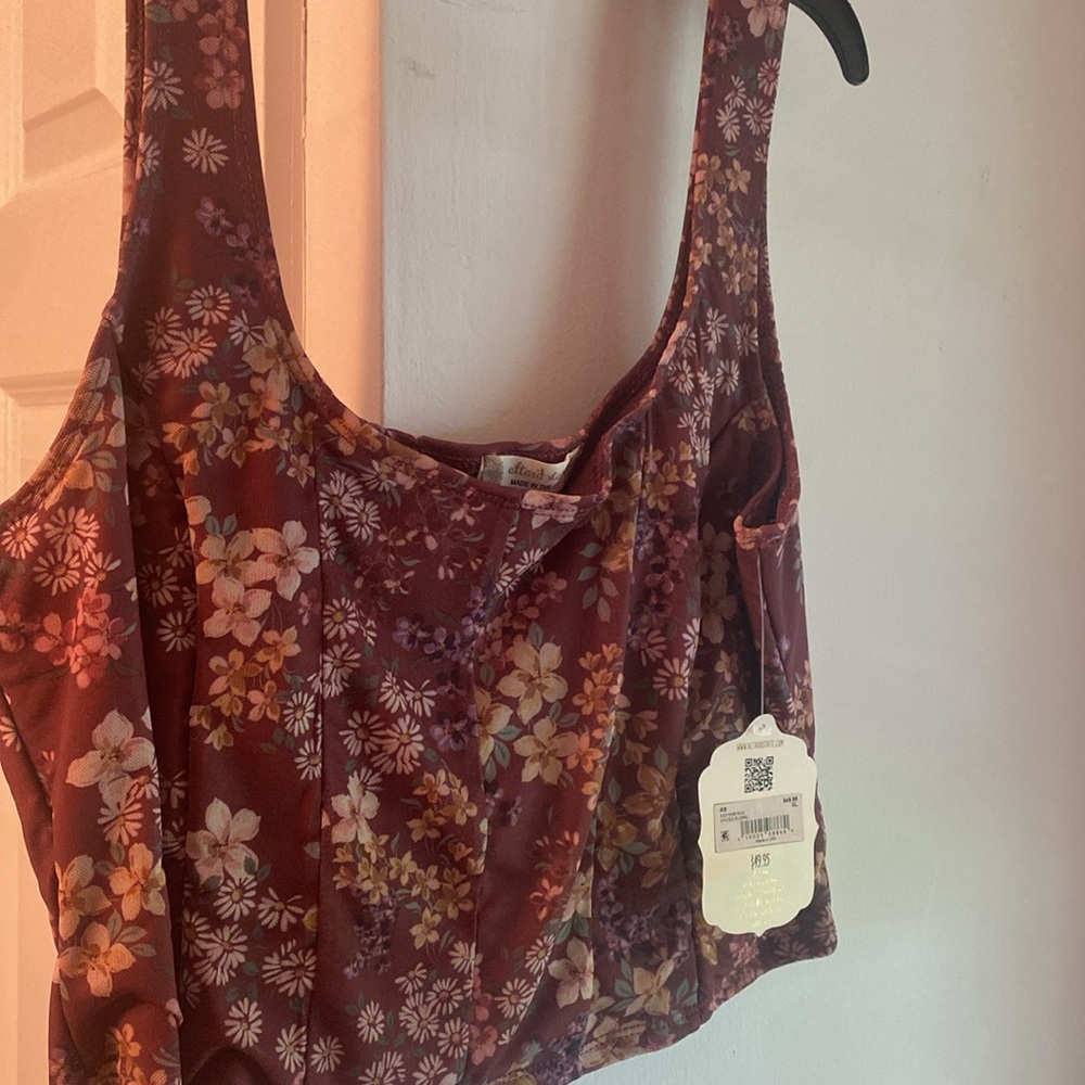 Altar’d state crop top